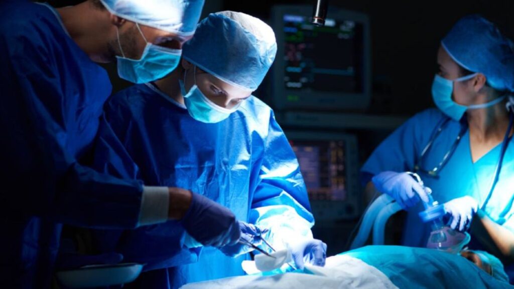 Havendo indicação médica, o plano de saúde deve cobrir a cirurgia bariátrica.