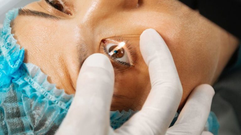 Havendo indicação médica, o plano de saúde deve cobrir a cirurgia refrativa.