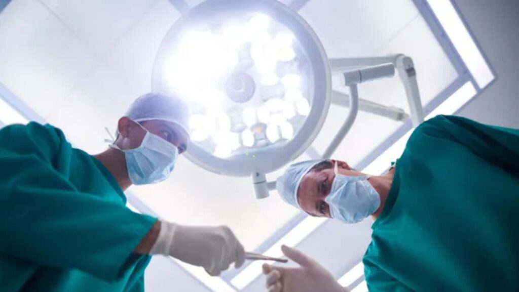 Havendo indicação médica, o plano de saúde deve cobrir o tratamento cirúrgico da epilepsia.
