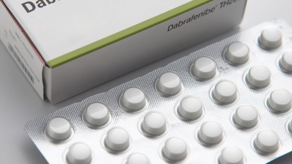 Havendo indicação médica, o plano de saúde pode recusar Dabrafenibe.