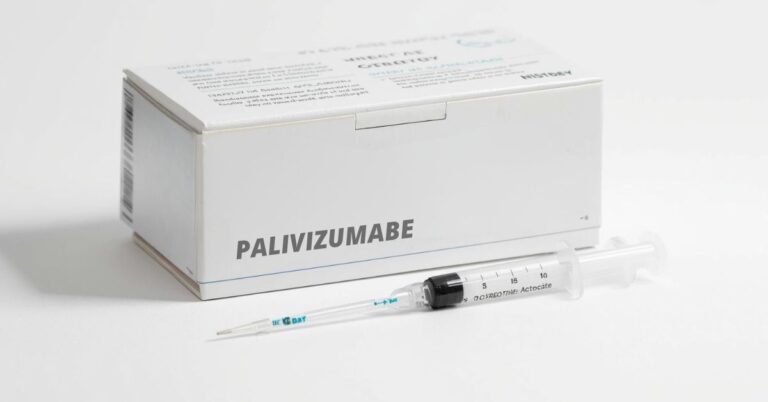 Havendo indicação médica, o plano de saúde pode recusar o Palivizumabe.