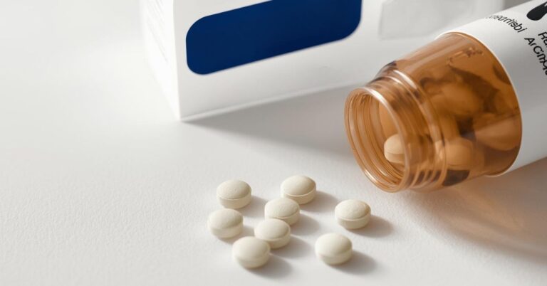 Havendo indicação médica, o SUS pode negar o Dasatinibe.