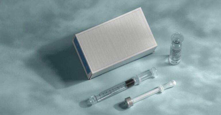 Havendo indicação médica, o SUS pode negar o Ravulizumabe.