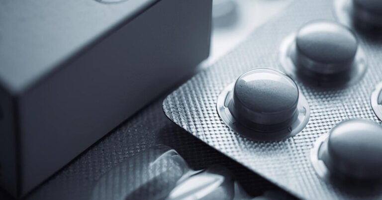 Havendo indicação médica, o plano de saúde deve cobrir o Binimetinibe.