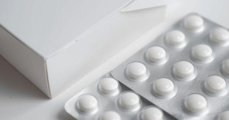 Havendo indicação médica, o SUS pode negar o Binimetinibe.