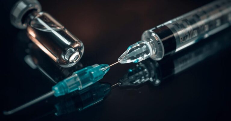 Havendo indicação médica, o plano de saúde deve cobrir o Bortezomibe.