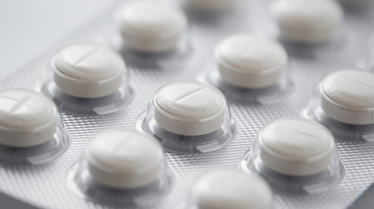 Havendo indicação médica, o SUS pode negar o Lazertinibe.